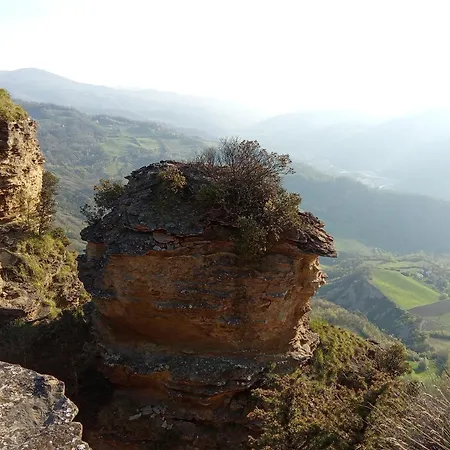 Poggio Di Vento Sulla Via Degli Dei